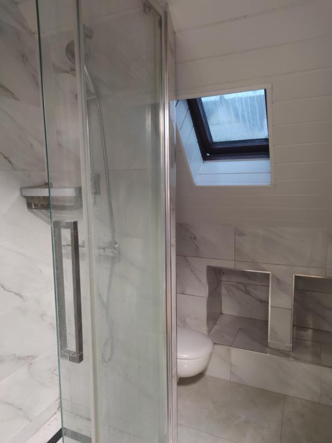 Chambre Privee A Bobigny -Salle De Bain Et Toilettes Sont Commune, -Pas De Cuisine Luaran gambar