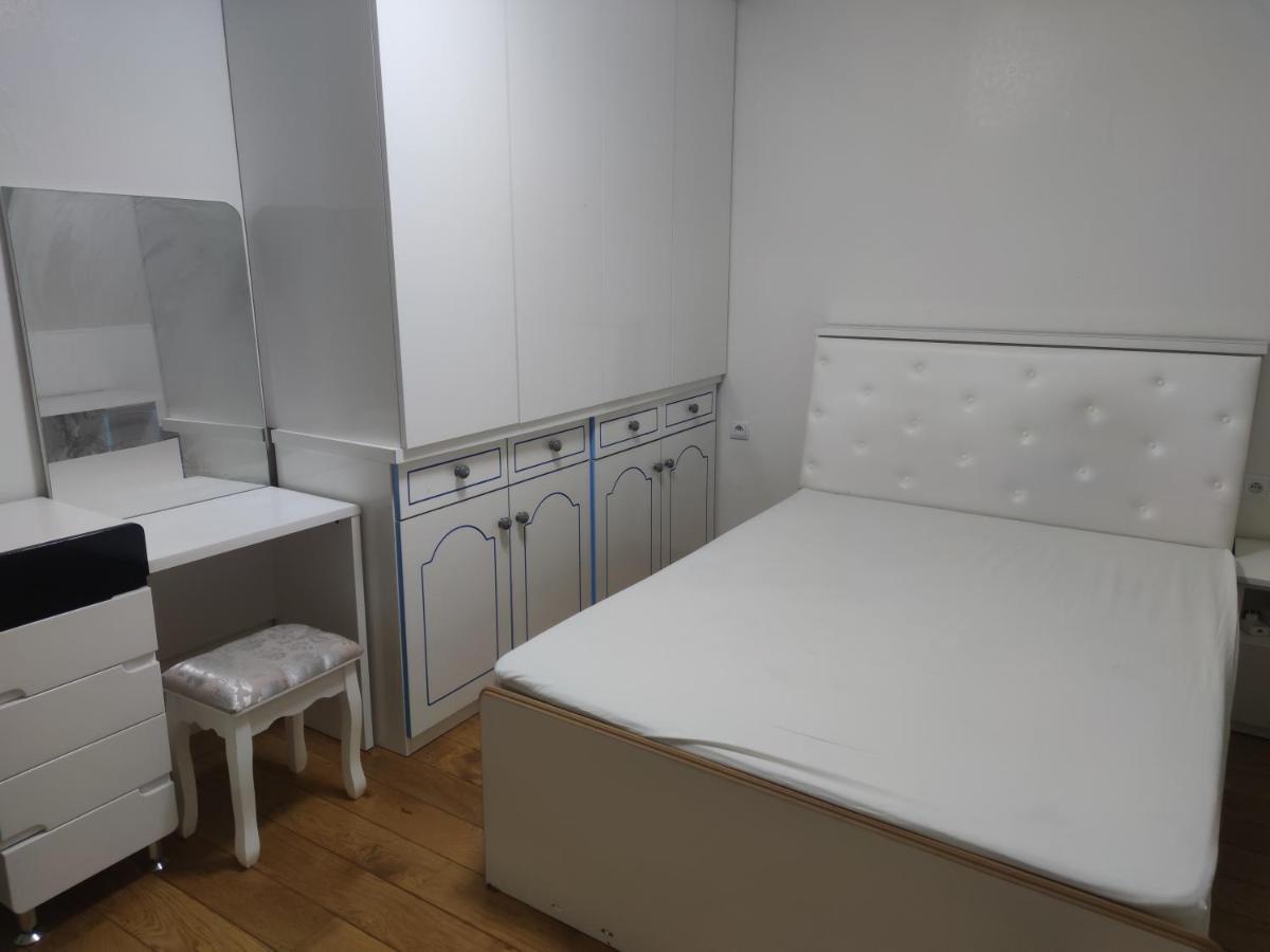 Chambre Privee A Bobigny -Salle De Bain Et Toilettes Sont Commune, -Pas De Cuisine Luaran gambar