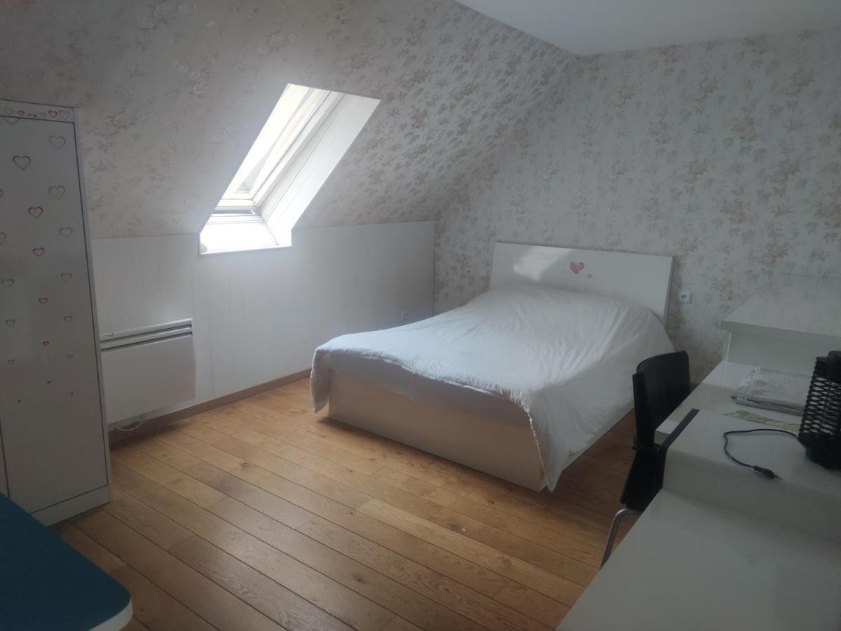 Chambre Privee A Bobigny -Salle De Bain Et Toilettes Sont Commune, -Pas De Cuisine Luaran gambar